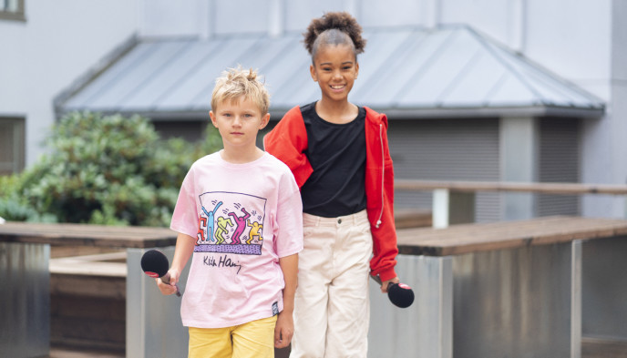 Charming Duo: Ten-year-old Hjalmar Hjelper Rudd and 11-year-old India de Rule Kvangarsnes will lead the 'TV 2 Hjelper deg junior'.  Photo: TV 2
