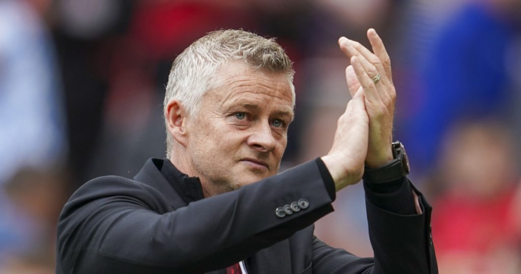 Ole Gunnar Solskjær - Solskjær with Paul's touch gesture (37)