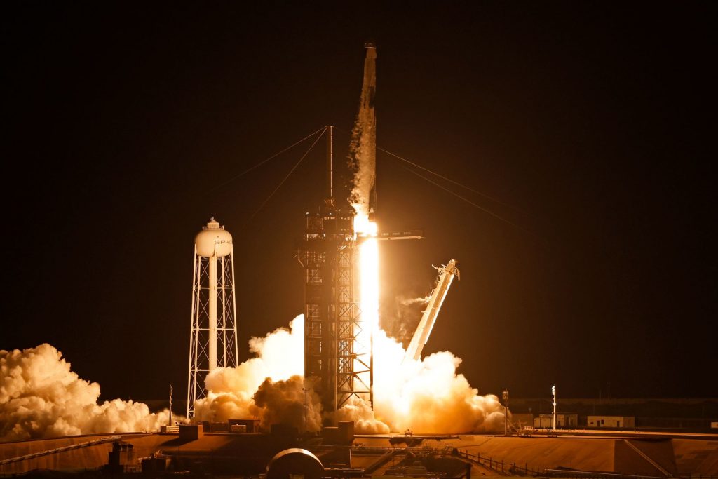 SpaceX sends four amateurs into space