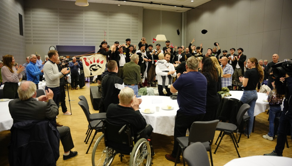 Good mood: The RBK family gathered in Lerkendale before the game to celebrate Nils Arne Eigen.  Photo: Ole Martin Wold / NTB