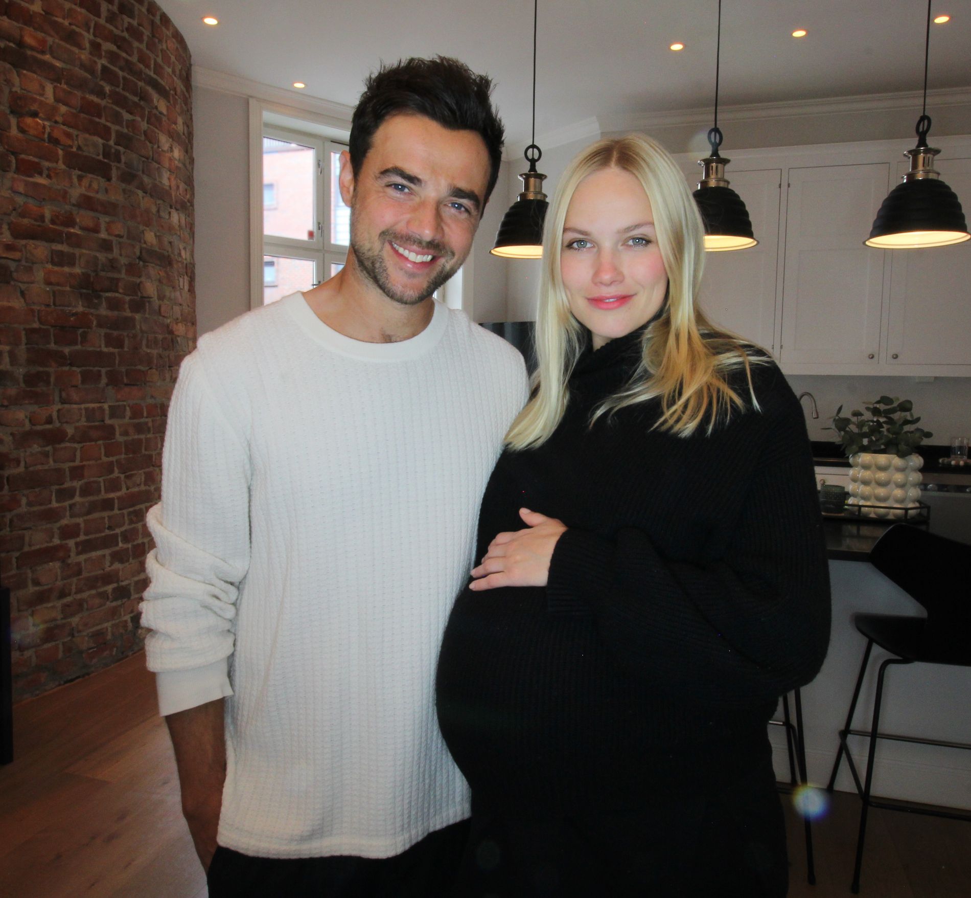 Ben Adams and Norwegian Sarah Skjoldennis have children - VG