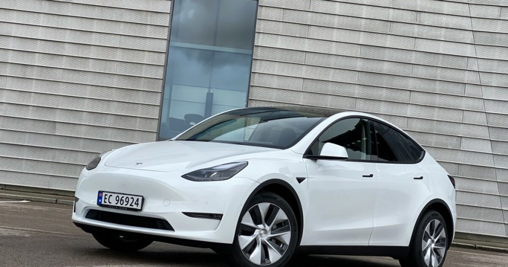 Car sales: - Big hatch from Tesla
