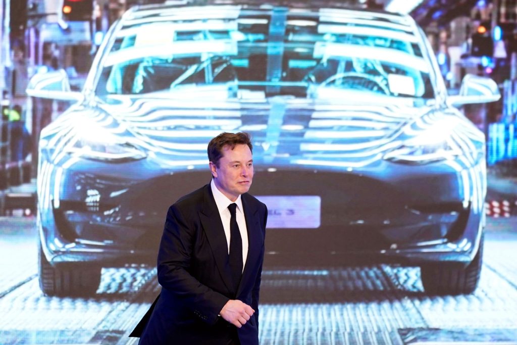Elon Musk sells Tesla shares for 43 billion NOK - E24