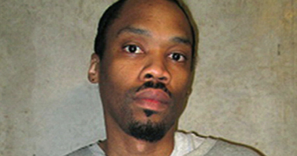 Julius Jones pardoned just hours before the planned execution