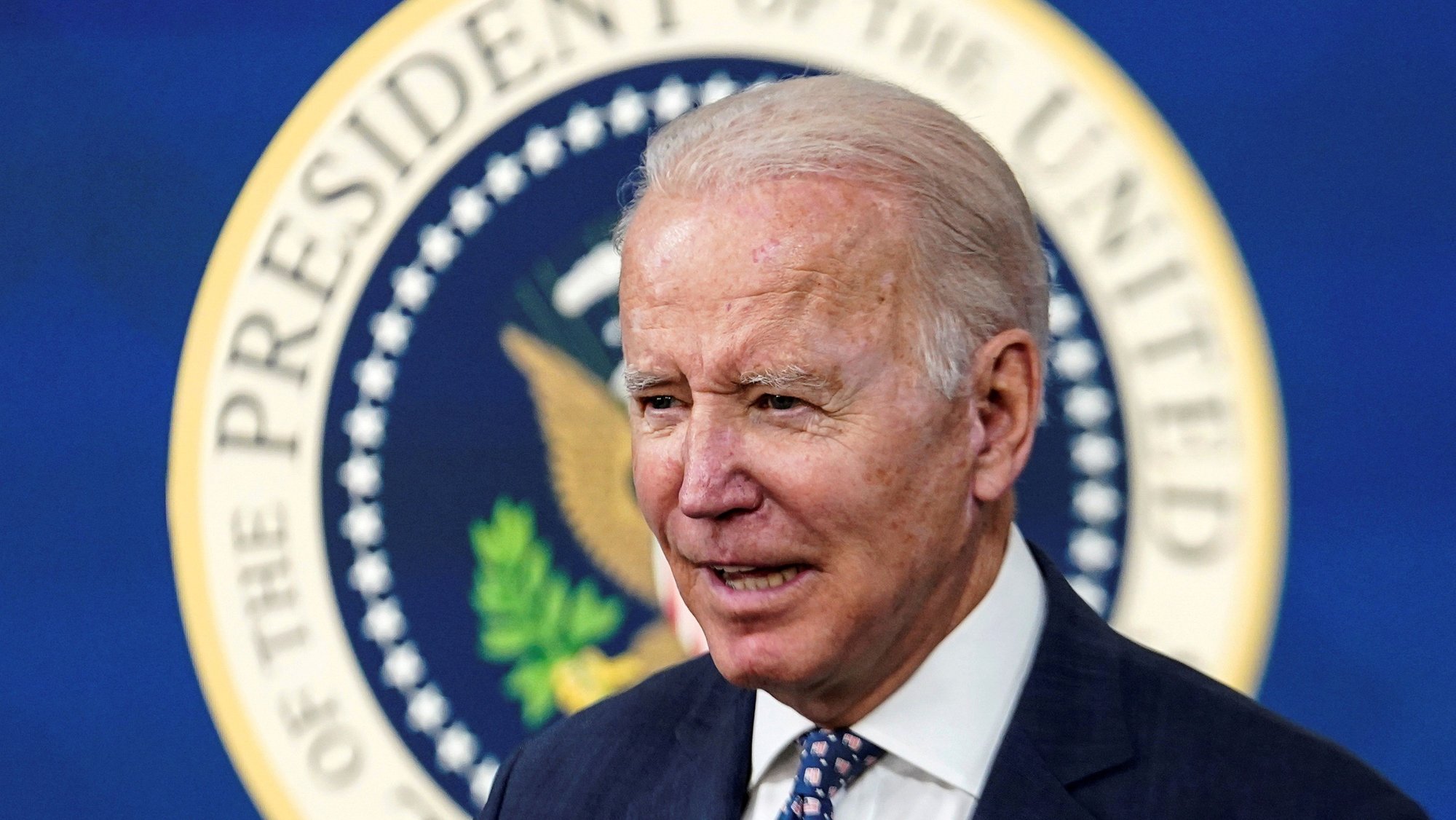 Biden pours 50 million barrels of oil to lower gasoline prices - gets high ratings