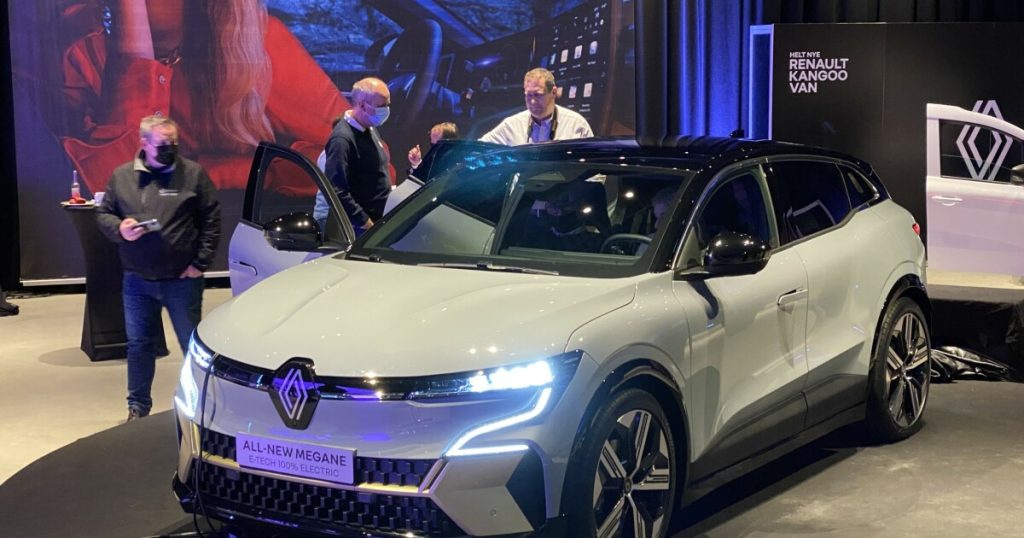 Electric vehicle news: - Renault Megane E-Tech unveiled in Norway