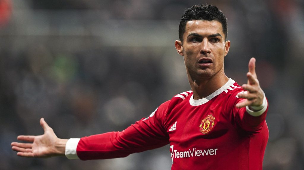 Manchester United and Cristiano Ronaldo |  He believes United players are being intimidated by Ronaldo: