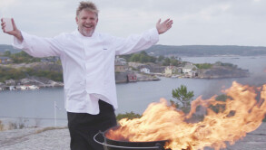 YOUTUBE COOK: Håvard Lilleheie uses YouTube video recipes when he cooks.  Photo: TV3 / Viaplay