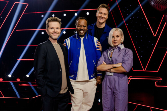 The gang: Voice mentor Ina Wroldsen has developed a close relationship with her fellow mentors.  Here with Espen Lind (left), Youssef Ould Mariam, and Tom «Matoma», Street Lagergren.  Photo: Robert Dreier Holland / TV 2