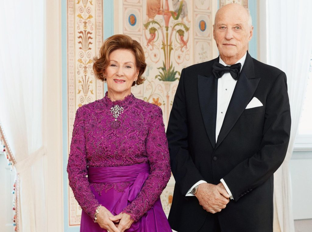Royal couple should drop a memorial service in the UK - VG