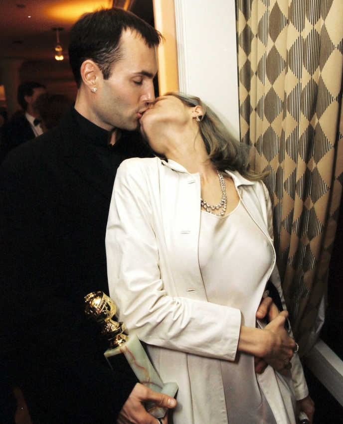 Case: Not only did Angelina and James share a friendly kiss during the Academy Awards, but also during the Golden Globes that year.  Photo: Bei/REX/NTB