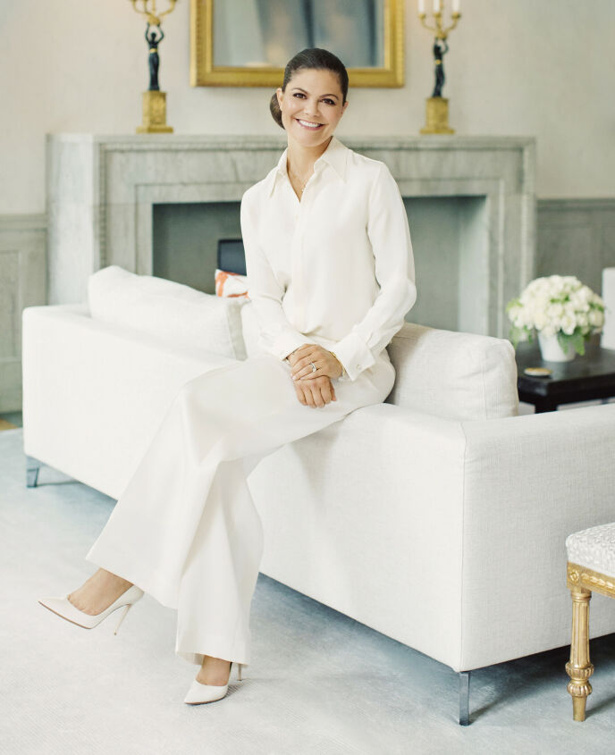 ALL WHITE: When Crown Princess Victoria turned 40 in 2017, this photo was taken by her, and it is undoubtedly very similar to the photo that her daughter posted on her 10th birthday some five years later.  Photo: Erika Gerdemark / Kungahuset.se