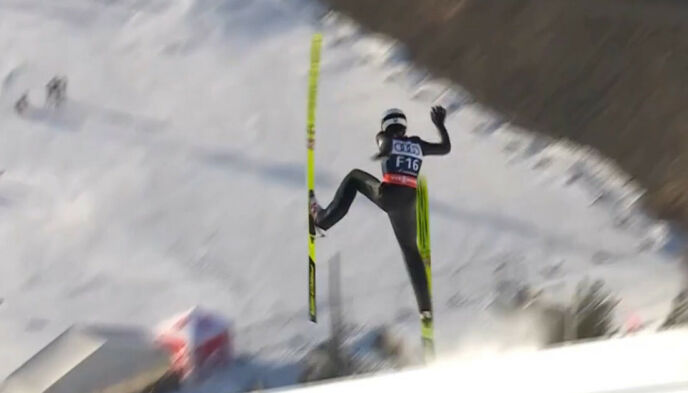 Big Problems: Iver Olaussen's first jump on the snowboard slope has developed quite a bit.  Photo: NRK