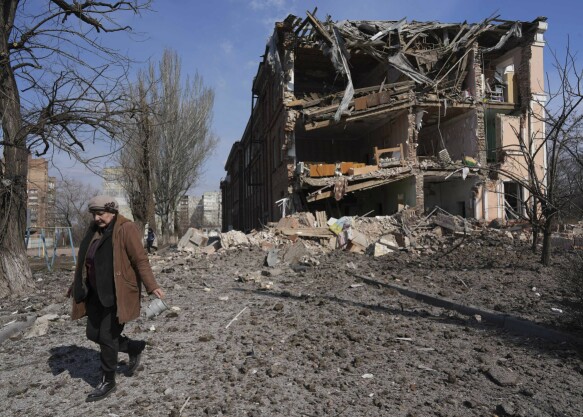 Main damage: An entire building was damaged during an attack in Mariupol.  Photo: Evgeniy Maloletka / AP / NTB
