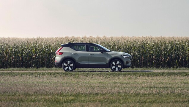 You can get Volvo's electric SUV with both front-wheel drive and 4×4.