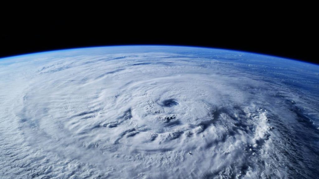 Stormer blir stadig kraftigere. Orkanen "Larry" sett fra Den internasjonale romstasjonen 7. september 2021.