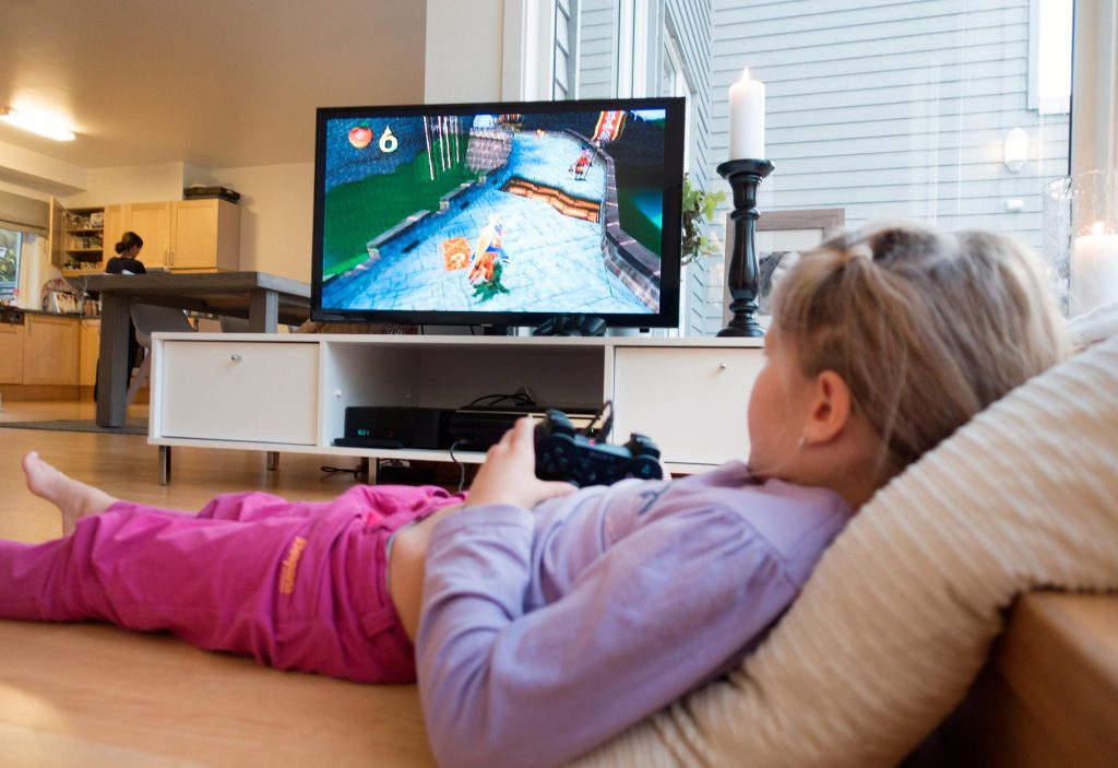 Drop all screen time for younger kids - VG