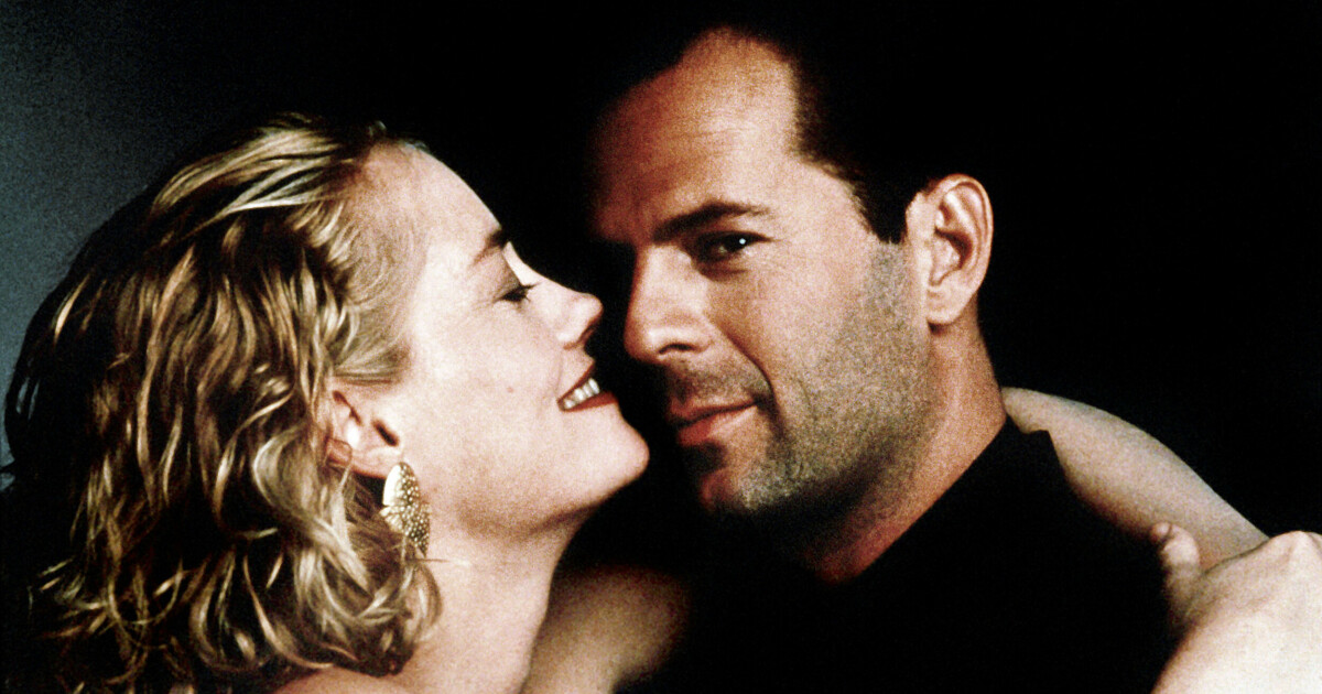 Bruce Willis and Sybil Shepherd are attracted to each other