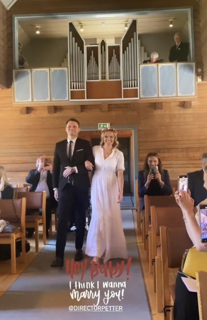 Music: The couple descended to the altar with full vocals in the background.  Photo: screenshot from Instagram / Anine Stang