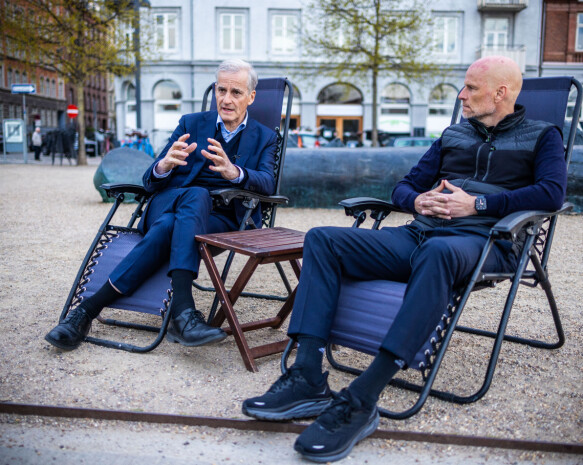 Big progress has been made: The Prime Minister believes Ståle Solbakken and the national team have something big going.  - Norway now has a very interesting raw material, he says in a conversation with Ståle Solbakken.  Photo: Daniel Sanom Lawton