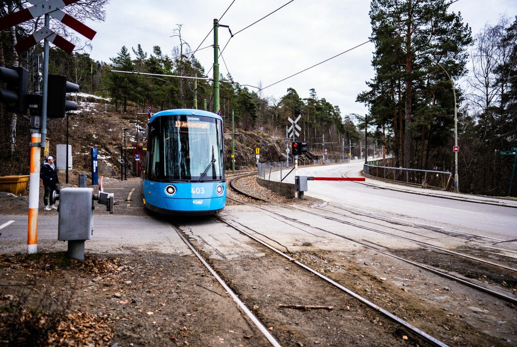 Tram: The Liberal leader believes the government should reduce ticket prices on public transport.  This is the new tram in Oslo.  Photo: Fraud Sunday / TV2