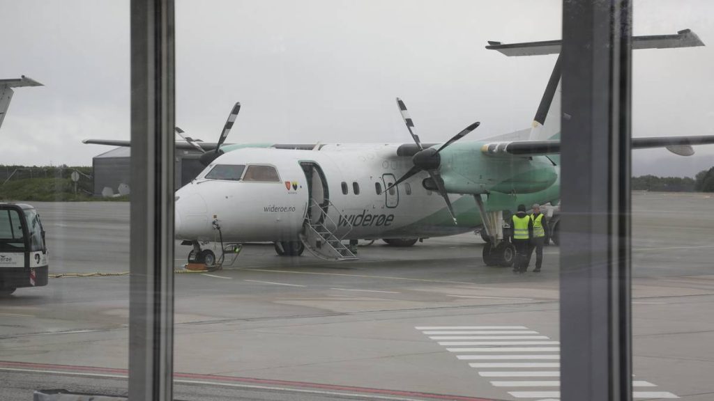 Et fly fra Widerøe avbildet mandag denne uken.