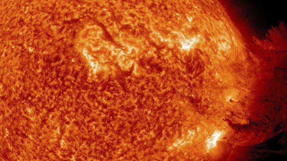 Huge sunspots can hit Earth
