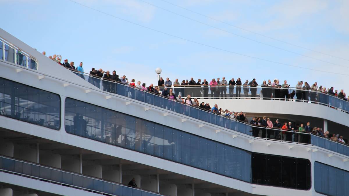 rekordmange turister med cruise til Nordkapp