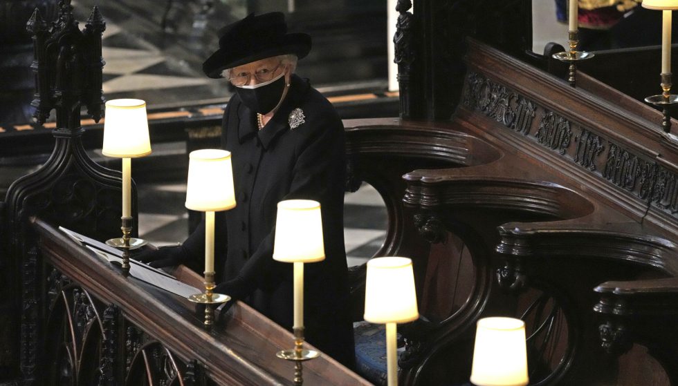 Mourning alone: ​​Queen Elizabeth sat alone in church after her husband died, as a result of coronavirus restrictions.  Photo: Yui Mok / Pool via AP / NTB