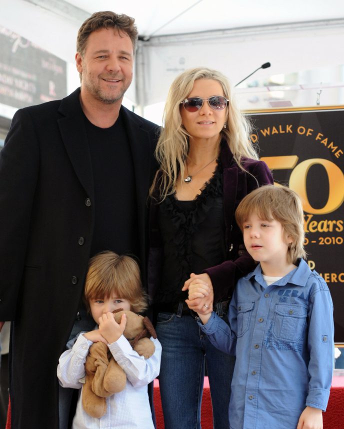 A rare dish: Russell Crowe, here with ex-wife Danielle Spencer and their two children of 12 years.  Photo: Jim Ruymen / UPI / Shutterstock / NTB