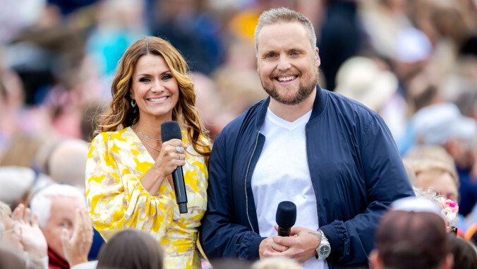 Summer job: Host Catherine Moholt leads Allsang TV 2 on the Border for the 15th consecutive year.  Pictured here with co-host Stian Thorbjørnsen earlier in July.  Photo: Thomas Andersen / TV 2
