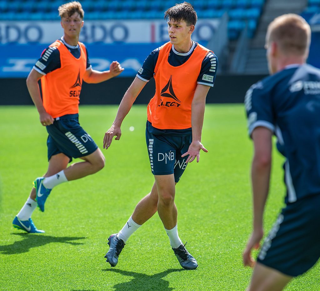 Sports, SK Fire |  Sander Kristiansen appears with the Elite League teams