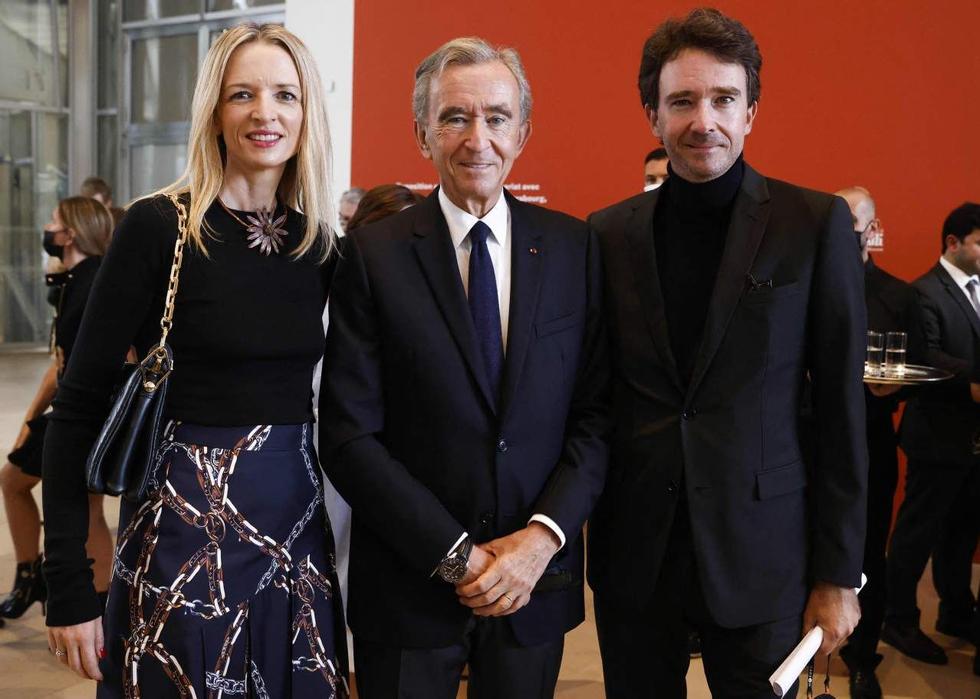 First Litter: Here is Bernard Arnault with the children he had from his first marriage.  On the left is Delphine Arnaud and on the right Antoine Arnaud.  Photo: NTB