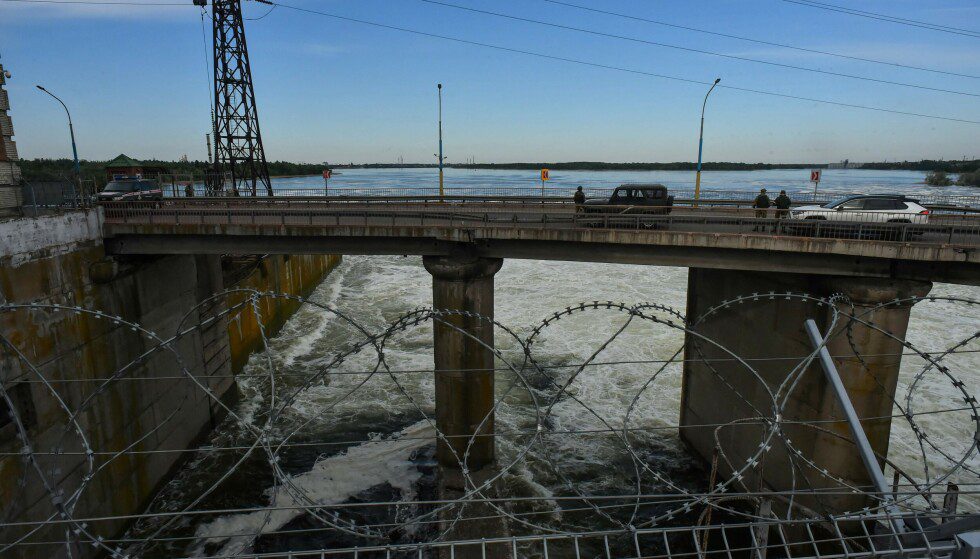 - Destroyed: It is said that the Ukrainians destroyed this bridge over the Dnipro River at the Nova Kakhovka power station, a few miles from the city of Kherson.  Photo: Olga Maltseva/AFP/NTB