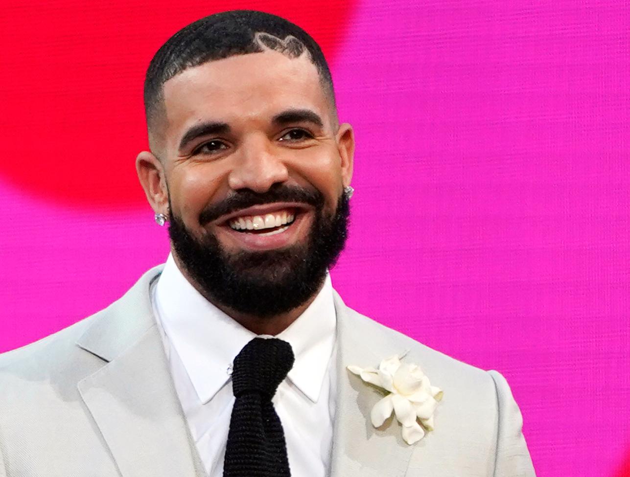 Drake has set an application log - VG