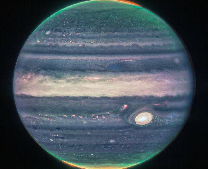 UNIQUE PHOTOS: - It's incredible, says Imke De Pater of the University of California, after the new images of Jupiter.  Photo: NASA/AP
