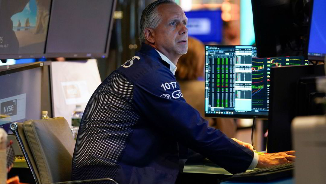Mixed close on Wall Street - S&P 500 heads above key level