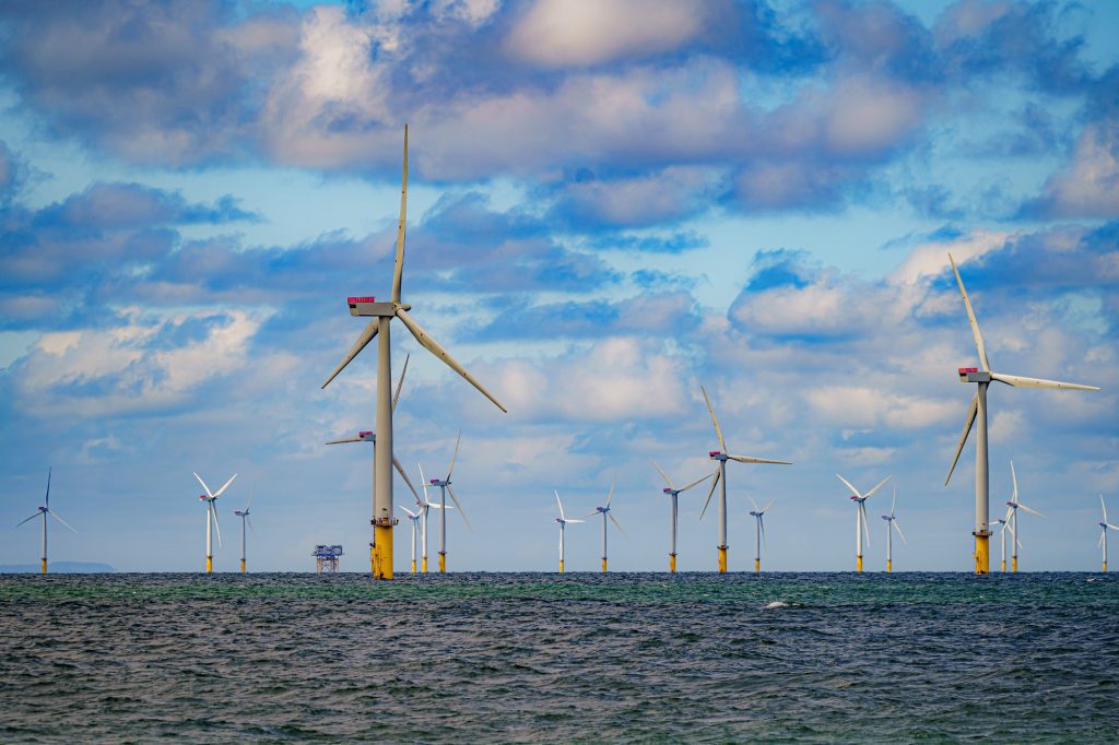 Offshore wind, renewable energy |  Norway invests heavily in offshore wind - the main drawback is rarely talked about