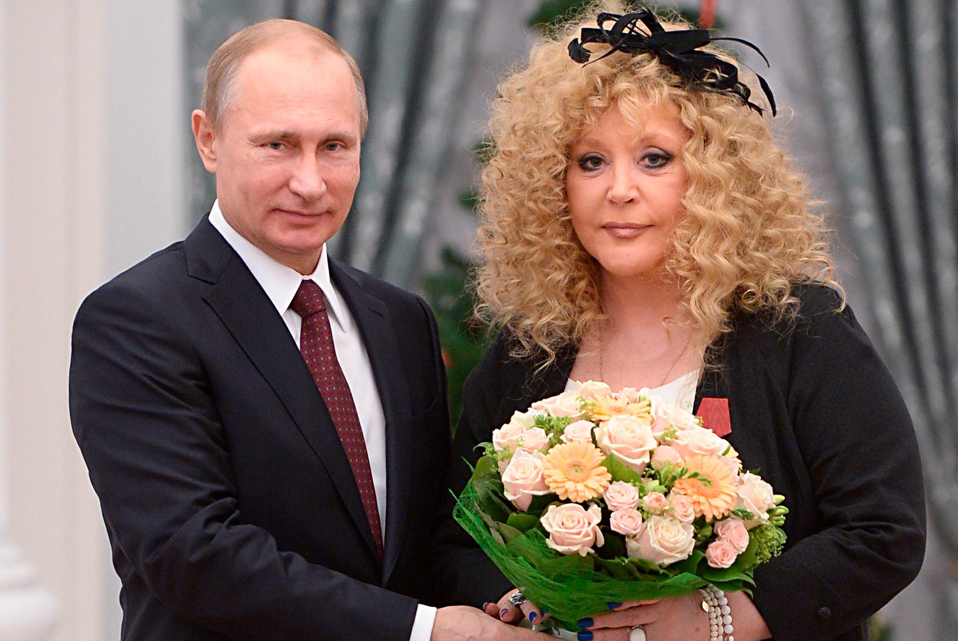 Russian pop singer is being mocked after criticizing Putin - VG
