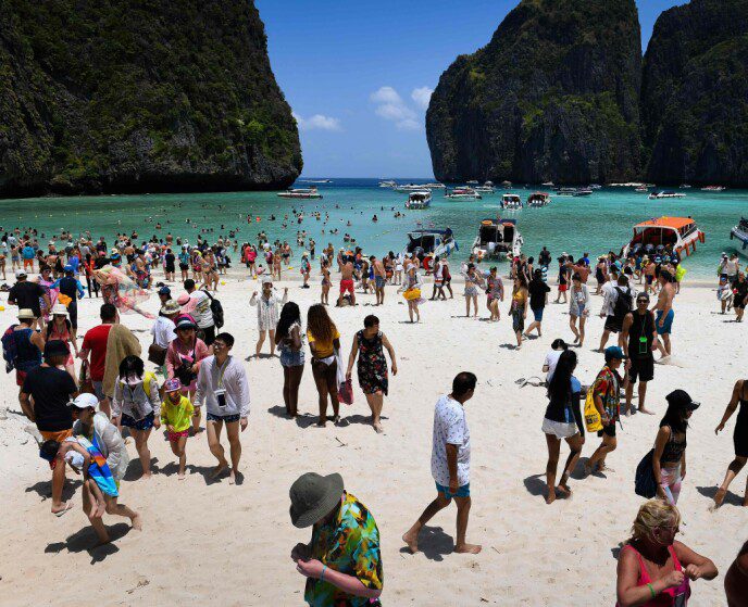 Closed: Maya Bay is heavily affected by 6,000 visitors per day.  In 2018, the site was closed.  Photo: Lillian Suwanrumpha / AFP / NTB
