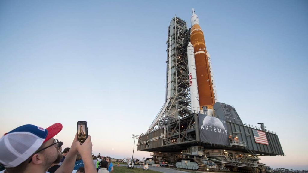 NASAs Artemis 1-rakett med romskipet Orion om bord.