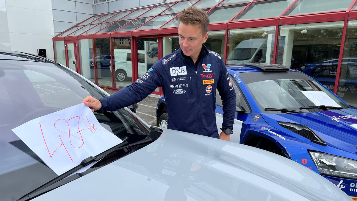 Anders Grøndal viser fram hestekreftene i en elbil hvem som helst kan kjøpe, sammenlignet med hans egen rallybil.