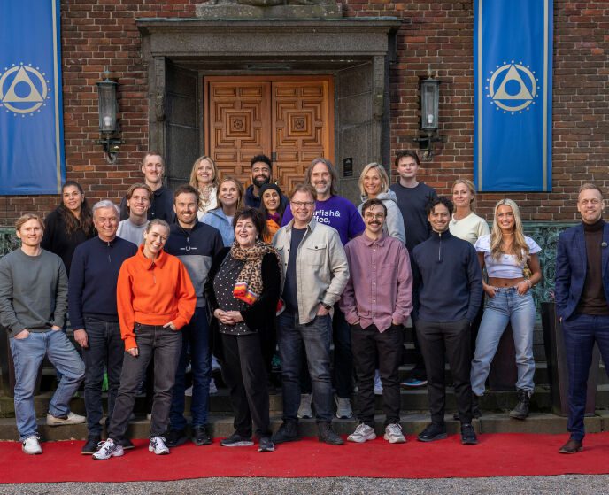 Once again big: 20 participants take part in the new reality concept of TV 2. The presenter is Mads Hansen (right).  Photo: Espen Solli/TV 2