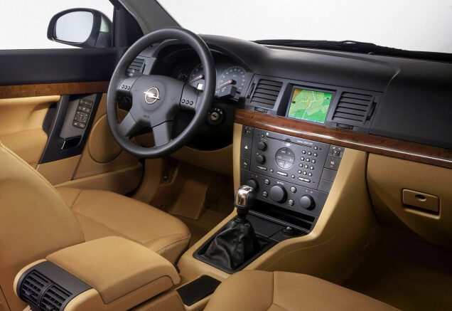 The interior is nice and elegant.  Photo: Opel