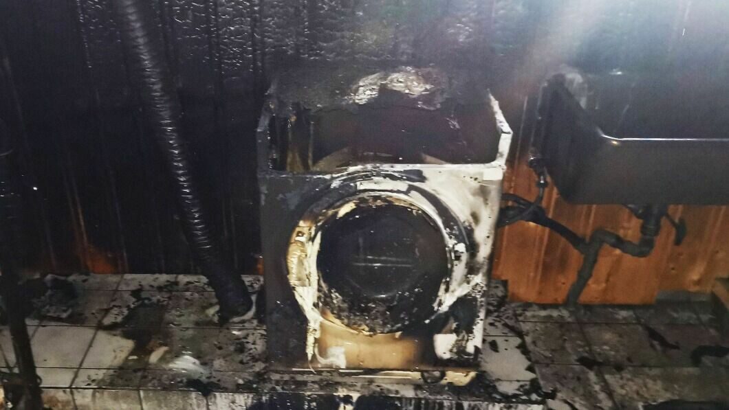 Major damage: A home in Horton was badly damaged after a washing machine caught fire two years ago.  Then the firefighters came out and warned not to let the washing machine run at night.  Photo: Inter-municipal fire service in Vestfold