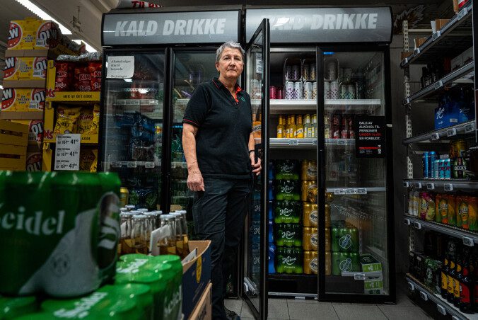 WARM AND DARK: On Thursday, TV 2 wrote about the convenience store in Gunn Olsson and Pomlo, which was badly affected by the power crisis, and the beer shelves were turned off.  Photo: Matthias Cleveland / TV2