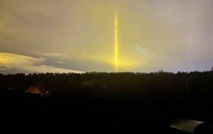 Denied: Russia's meteorologists have denied rumors that the light has something to do with the war.  Photo: Telegram screenshot