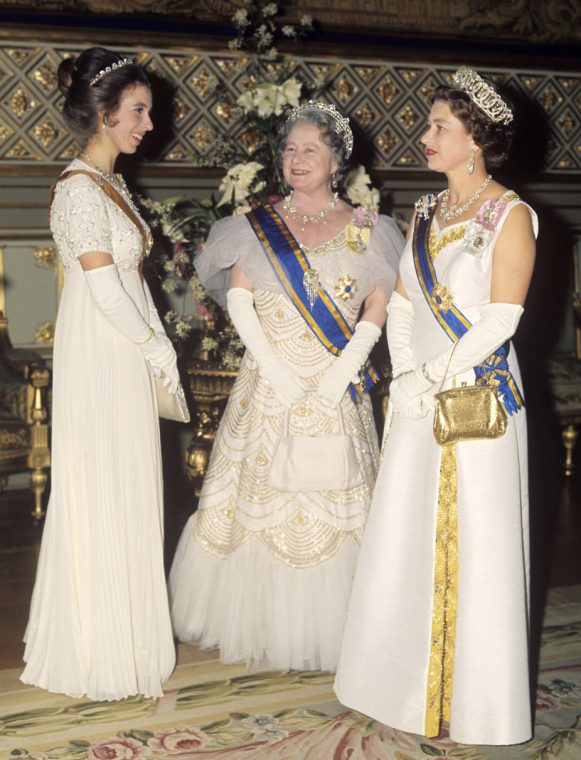 Large collection: Queen Elizabeth (Elizabeth) left behind a large private jewelry collection.  Here she is with Princess Anne and the Queen Mother in 1972. Princess Anne has to find herself at the bottom of the list when it comes to choosing among heirloom jewelry.  Photo: Reginald Davis/Shutterstock