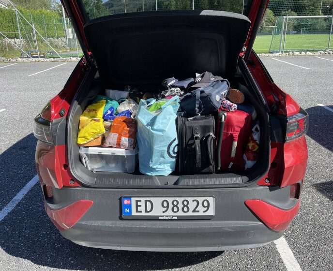 Well loaded: The car was loaded with about 100 kilograms of luggage.  Photo: Bjorn Eric Loftus