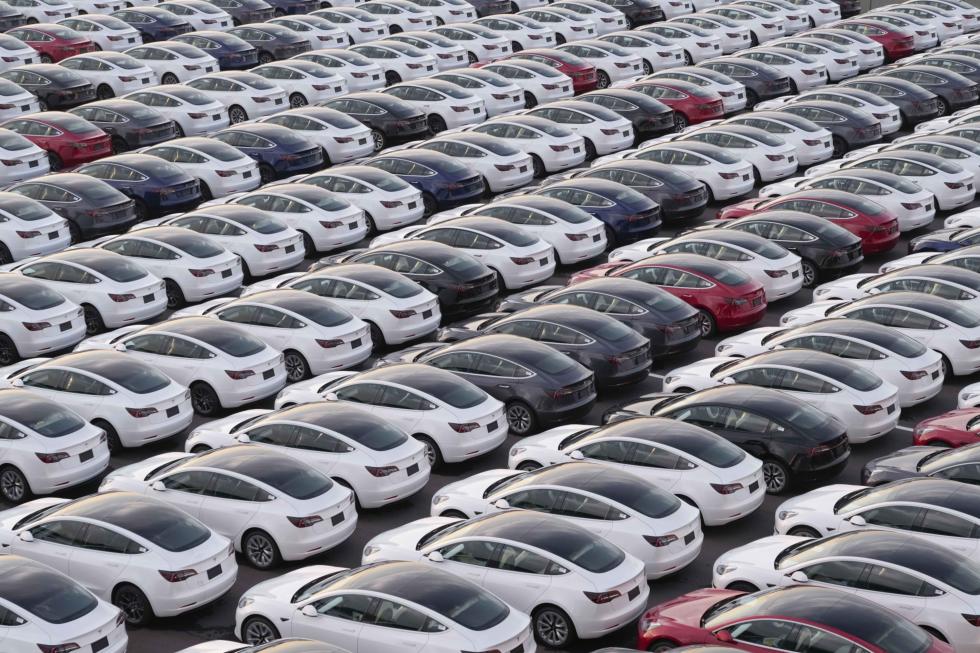 Tesla cuts model prices in China